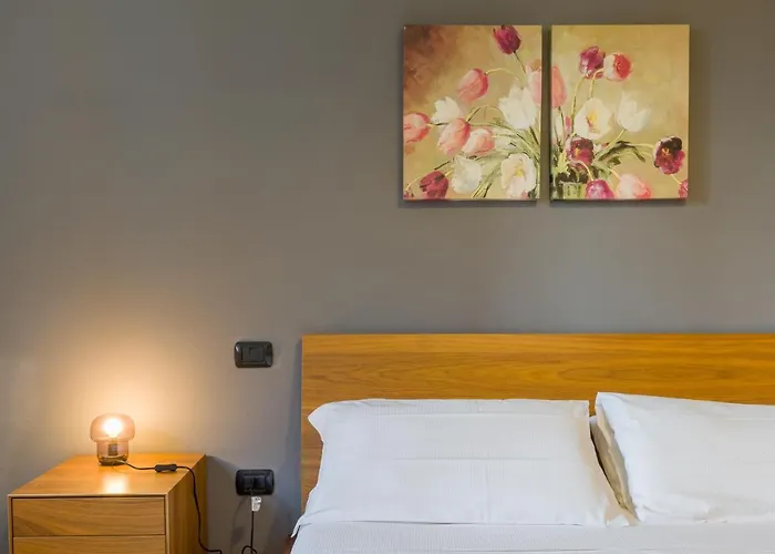 Le Volpi In Citta By Reasy&busy