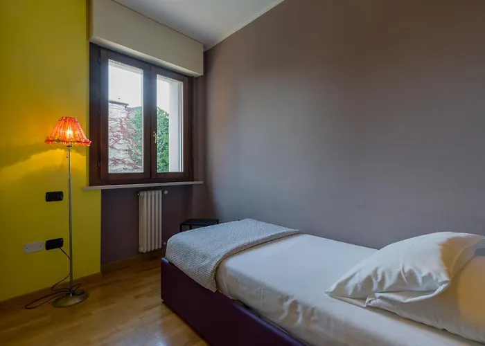 Le Volpi In Citta By Reasy&busy * ורונה