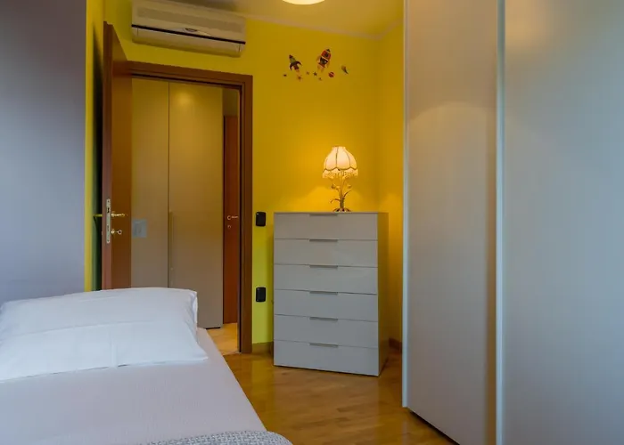 Le Volpi In Citta By Reasy&busy *