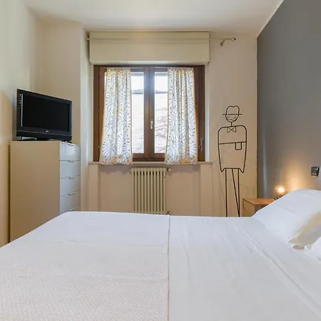 Le Volpi In Citta By Reasy&busy