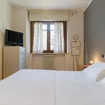 Le Volpi In Citta By Reasy&busy