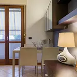 Le Volpi In Citta By Reasy&busy